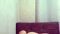 Novinha cheats on her boyfriend, showing off to other men.