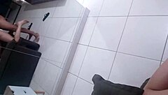 minha cunhada puta chegou me provocando, aí transamos bem no meio da sala!