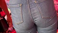 Culona spotted in tight jeans at the tianguis in Mexico