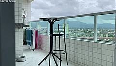 Contratei Essa Empregada e Ela Veio com Esse Shortinho Que Delícia de Bunda!!