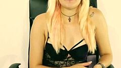 Bella Fox shares her fascinating journey in the porn world during a candid casting interview.