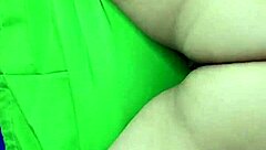 omg, doble penetracion anal feels so good with this latina babe dildo play