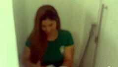 Nao tinha clientes, então pegamos o segurança no banheiro escondido