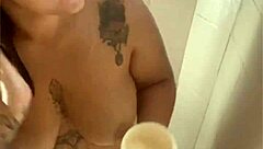 i flash my body in the bath as an exhibitionist