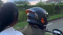 क्या यह कोलंबियन कॉलेज गर्ल आसानी से अपने लॉन्ग-डिस्टेंस बॉयफ्रेंड से धोखा देती है एमेच्योर डॉगीस्टाइल के साथ?