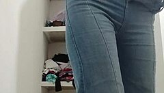 हॉट टीन 18+18 कैमरे के लिए नंगी स्ट्रिप करती है जबकि टीचर देखता है, डेम!