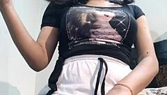 मैं कसम खाता हूँ, ये इंडियन लड़की का लाइव वीडियो बहुत हॉट है!