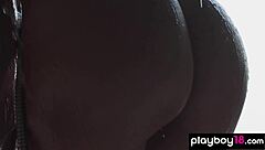 Czech milf and petite lesbian teen Elilith Noir slip into bath for steamy play