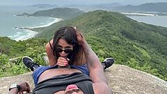 Exibicionismo - Fodendo ao Ar Livre a Safada no Pelo e Enchendo Sua Buceta de Leite