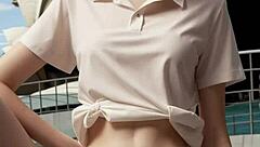 Australian model poses in lingerie at Sydney Opera House barefoot.