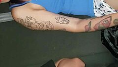 Parejita se calienta y follan en el uber