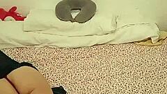 Cogiéndo A Lo Bestia A Mi Suegra Mientras Mi Novia Duerme Y La Lleno De Semen