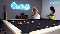 me follo a la tetona de mi hermanastra y le ordeño sus grandes tetas