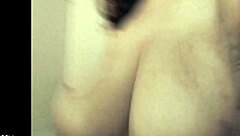 This gordinha with big tits is masturbating so casually