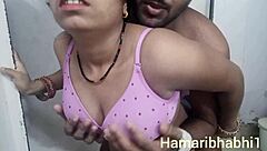 एक स्टीमी एनकाउंटर में इंडियन वाइफ ने पड़ोसी लड़के के साथ क्विक क्रीमपाई फक का मजा लिया वायरल एमएमएस स्टाइल में