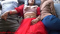 मेरी इंडियन सौतेली माँ की टाइट चूत कमाल की लगती है