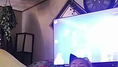 Goldielox plays with herself in panties.