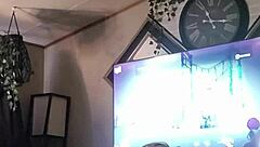 Goldielox plays with herself in panties.