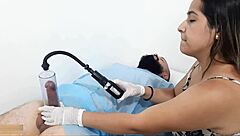 डॉक्टोरा मोटे पेशेंट को साइज बढ़ाने के लिए वर्गा पर बेंट ओवर मसाज देती है फिर रफ मफ डाइविंग के लिए एक्साइटेड हो जाती है