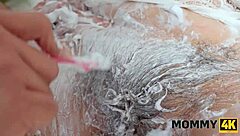 मामी4के में परिपक्व चूत का शेविंग गर्म बाथरूम चोदाई में बदल जाता है