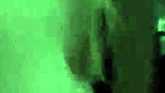 deslizando bucetinha pelo pau sem camisinha