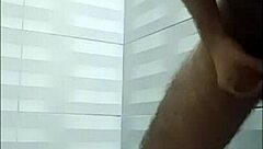 Tucacheritocacheron - Mientras Que Espero En La Ducha A Mi Vecina Me Masturbo