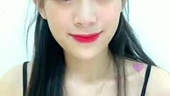 Hey, check out this Vietnamese hotgirl Em on Uplive livestream! 😊📹