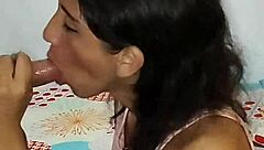 ОНА ВКУСНО СОСЕТ ХУЙ МОЕГО ЖЕНАТОГО СОСЕДА