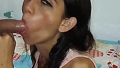 ОНА ВКУСНО СОСЕТ ХУЙ МОЕГО ЖЕНАТОГО СОСЕДА