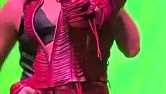 Sexy Aitana Dances with Intense Moves and Alluring Body in Captivating Performance.