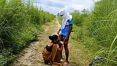 मैं इंडियन वाइफ हूँ, डॉगीस्टाइल में एनल सेक्स ले रही हूँ