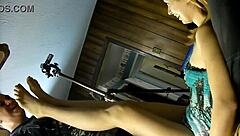 साधारण क्यों चुनें जब क्रिस्टिना लॉसन के शेपली साइज टेन तलवे पहली बार फुट फेटिश में वो लाजवाब गंध और स्वाद देते हैं?