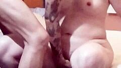 Mi novio me compartió con su vecino y le mamé la verga bien rico.