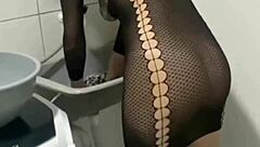 Contratei essa empregada e ela veio com esse vestido que tesão não consegui me segurar