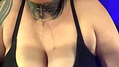 training at the gym on avenida paulista, i got so horny sweat dripped to my wet pussy