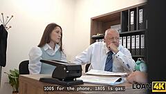 हॉर्नी टीन 18+ मीना के लोन के लिए बाल रहित चूत दिखाती है बोल्डली