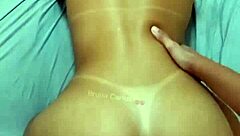 sentando gostoso e gemendo de tesao na pika do marido da minha amiga e ganhando leite na boca