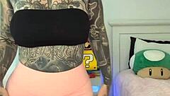 Melody Radford Tries On Gym Tights!