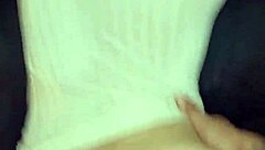 me quedo con mi hermanastra tomar una siesta y follamos sin querer