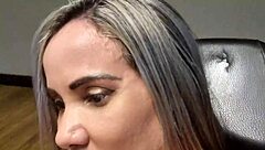 Conheci a loira da buceta inchada na academia