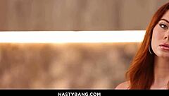 बबल बट स्टेला लक्स की गहराई से असफकिंग, रिमजॉब और कमशॉट के साथ