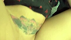 deixando esse pau grosso bem duro com footjob e meus pezinhos merecem muita porra