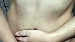 This novinha is showing off in the bath, getting ready to be fucked in part 1.