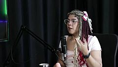 teve que tirar a roupa no jogo do j� fez e ela mostrou seus lindos peitos e a buceta - sofie lollipop transsexual sheer red 😏