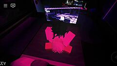 Explorando Um Trabalho Quente No Roblox Com Elementos De Jogo E Diversão.