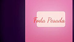 Explorando Um Trabalho Quente No Roblox Com Elementos De Jogo E Diversão.