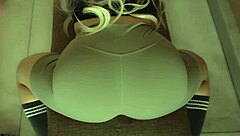 mi hermanastra es una colegiala caliente con leggings ajustados y gran trasero en la universidad - karlymartin