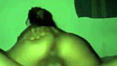 Mi madrastra me folla rico con su culo grande en esta escena hentai detallada y animada.