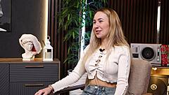 ni ole murkovski and bella mur chat about subscriber questions in interactive session