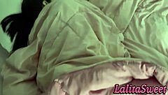 ela gozou enquanto eu jorrava leite na sua bunda e no final enfiei meu caralho na sua buceta amadora... oh man